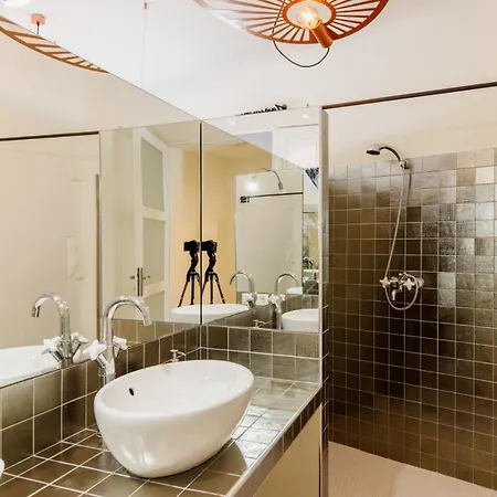 Palais Du Vertige ヴィラ イェルサ