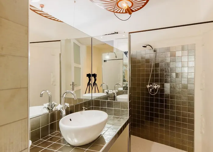 Palais Du Vertige ヴィラ イェルサ