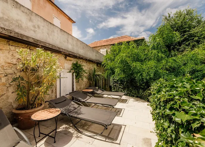 ヴィラ Palais Du Vertige イェルサ