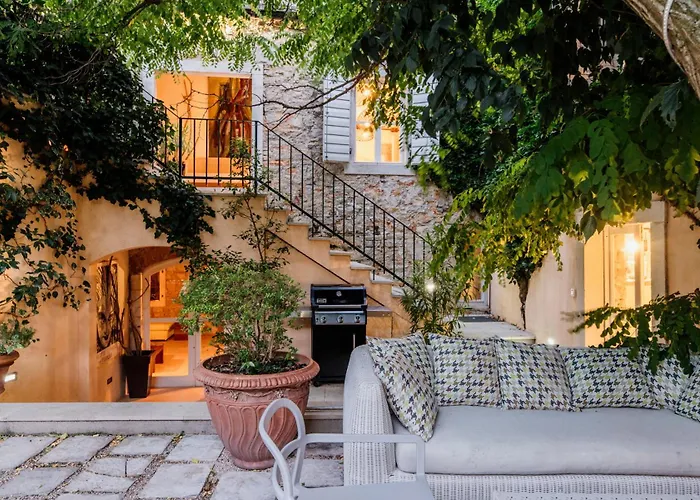 Palais Du Vertige イェルサ