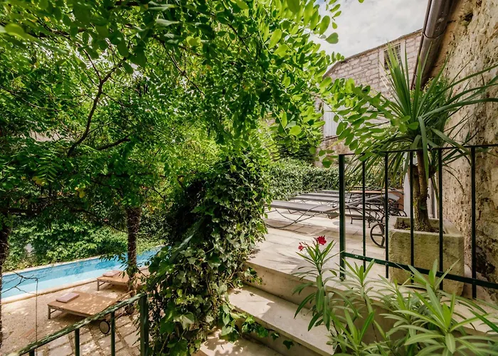 Palais Du Vertige * Jelsa (Hvar)